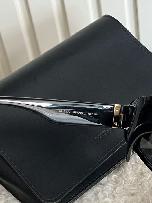 Слънчеви очила на Dolce & Gabbana с кутия