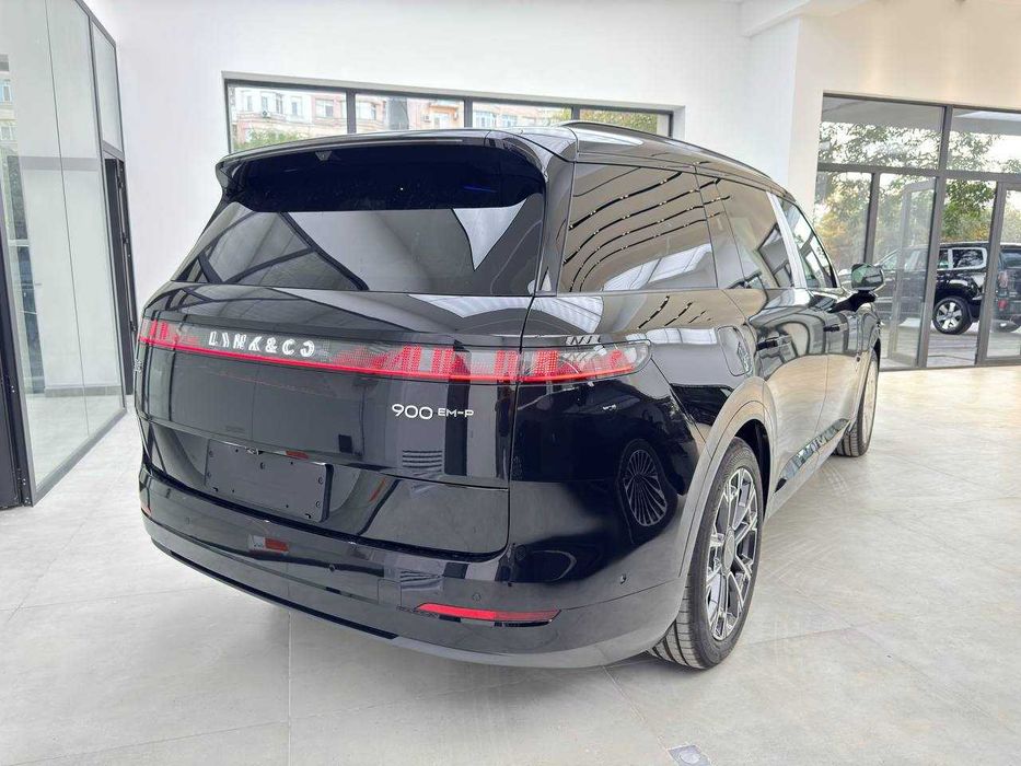 Lynk & Co 900 Ultra - гибридный кроссовер