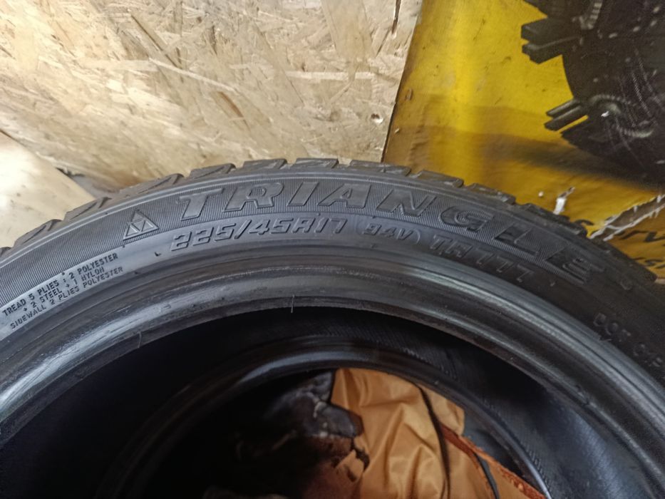 Продам две покрышки r15