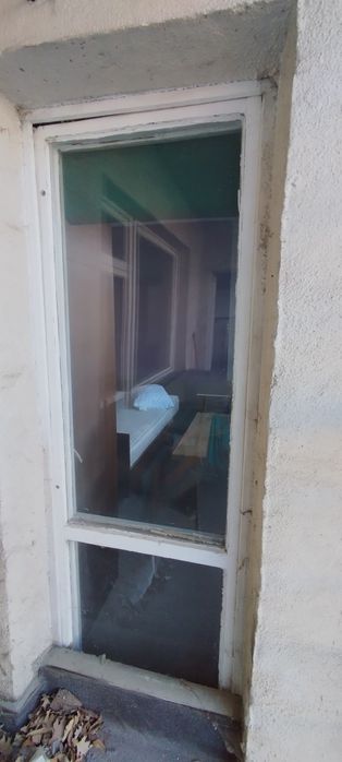 Подарявам дървена дограма от панелен блок