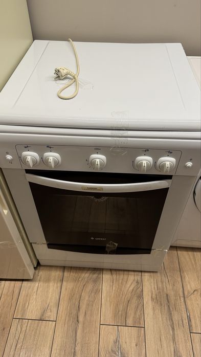 Продам газплита гефест в отличном состоянии