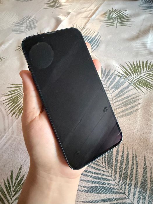 Айфон 14  хороший состояние