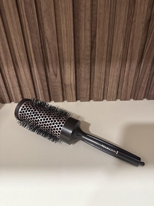 Професионална кръгла четка Remington за изсушаване на коса