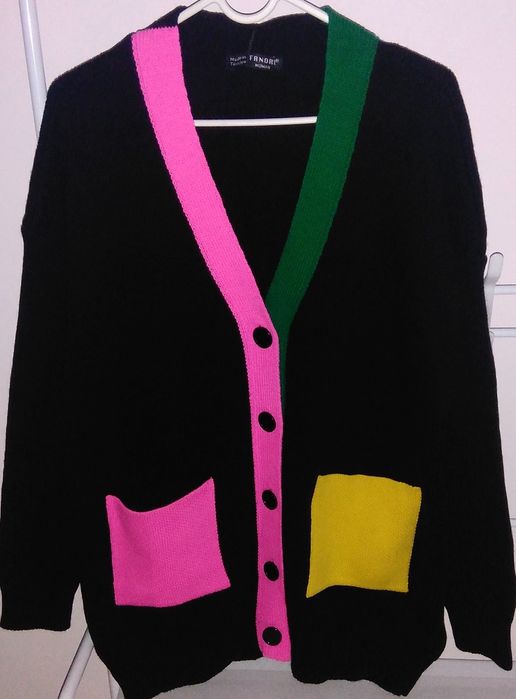 Дамска жилетка с контрастни елементи