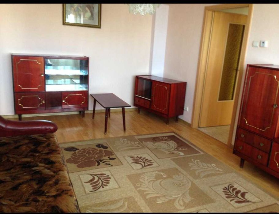 Dau în chirie apartament 3 camere