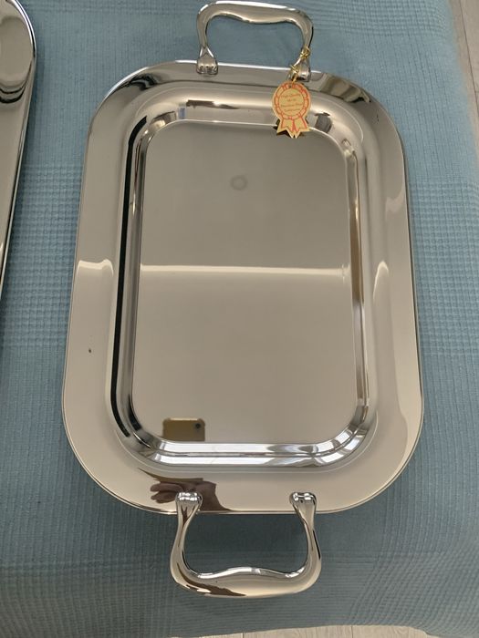 Подносы в комопдекте.