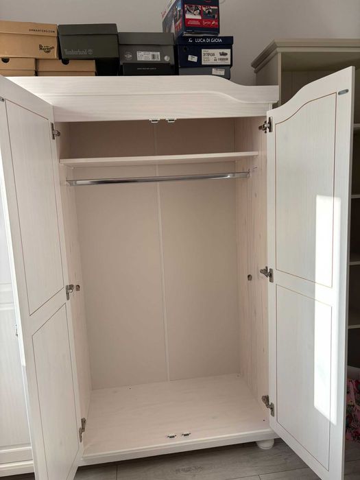 Vand sifonier si biblioteca