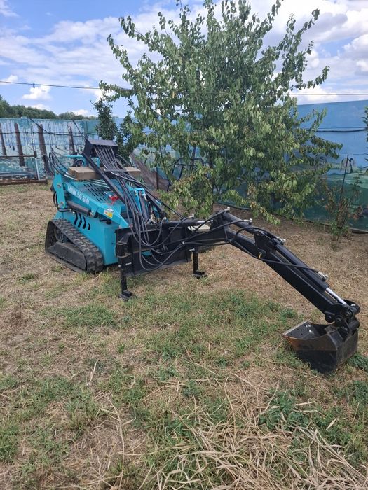 Incarcator frontal (mini buldoexcavator)
