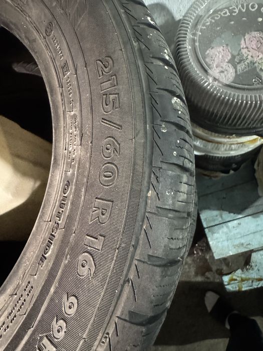 Продам покрышки  215,60,16R зимние