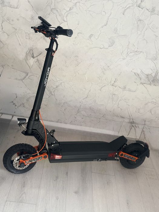 продам новый электросамокат