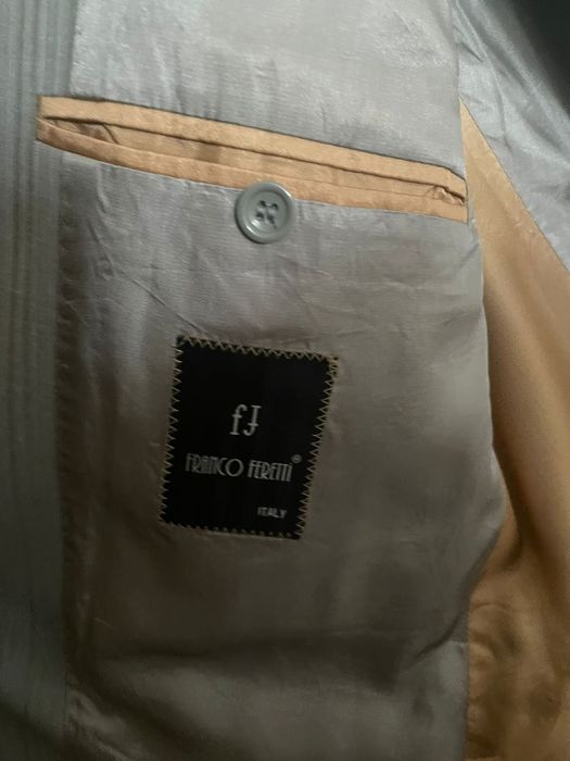 Продам костюм-двойку (пиджак+брюки)