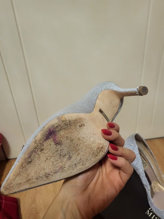 Обувки на ток Badgley Mischka подходящи за сватбени