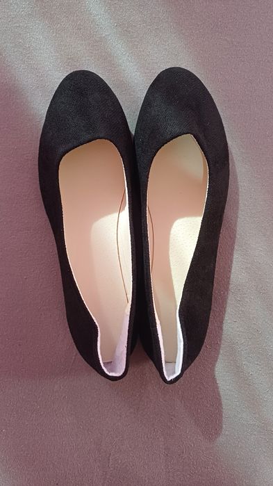 Черни обувчици...