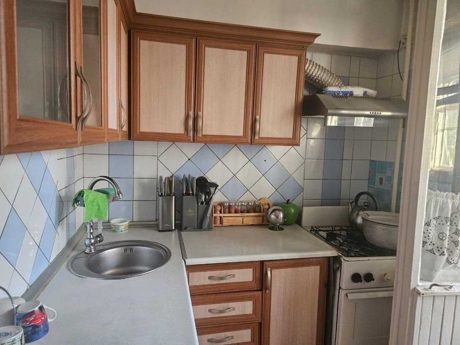 Продается 3х комнатная квартира от собственника. Ю-Абад-4. Кирпич.