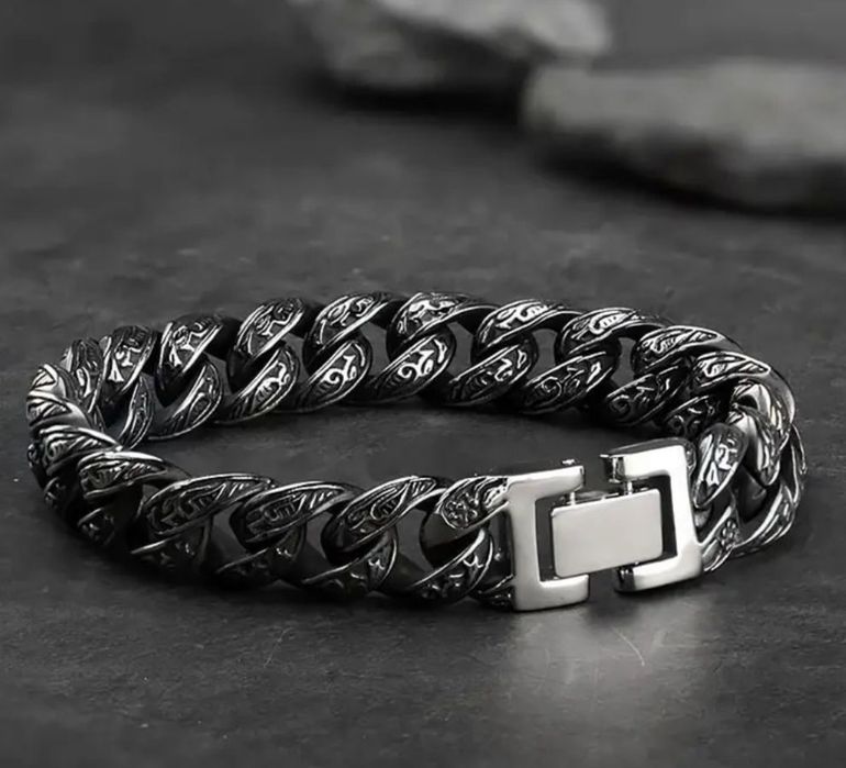 Браслеты  женские и мужские