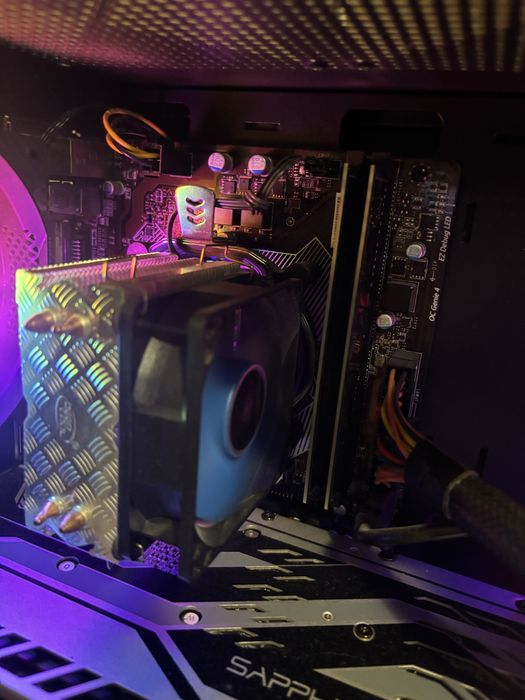 “Гейминг компютър RX 580 / 16GB RAM / SSD”