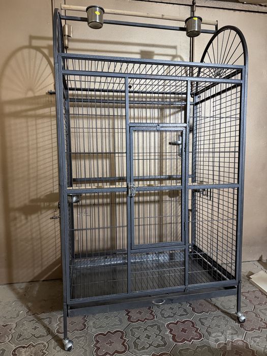 Qafas b/u holati zor razmeri 178x100x62.