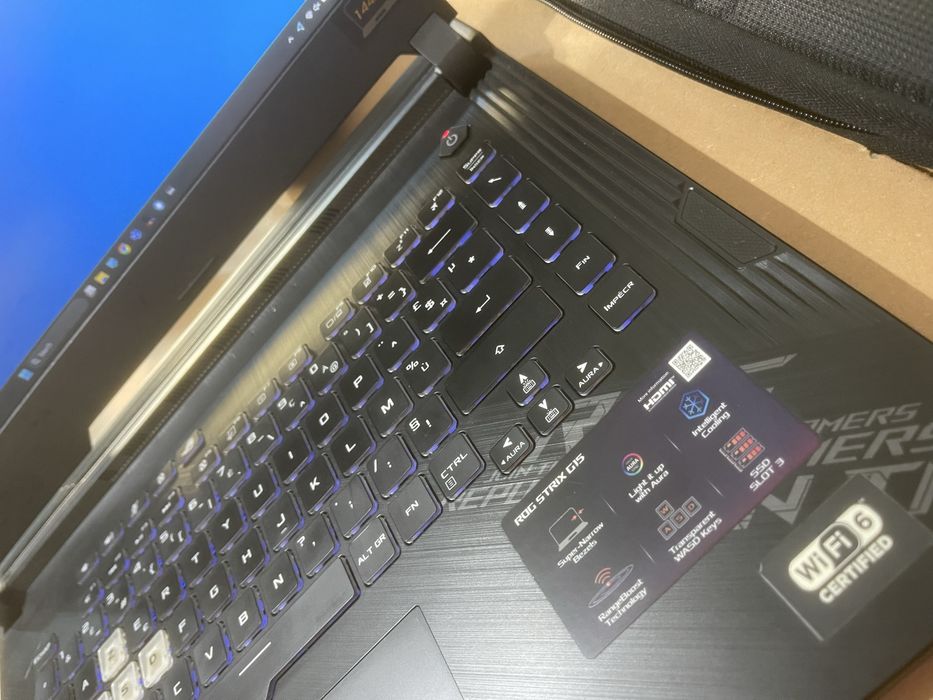 ASUS Strix G15 - Intel i7 - 16GB RAM - 8GB VRAM