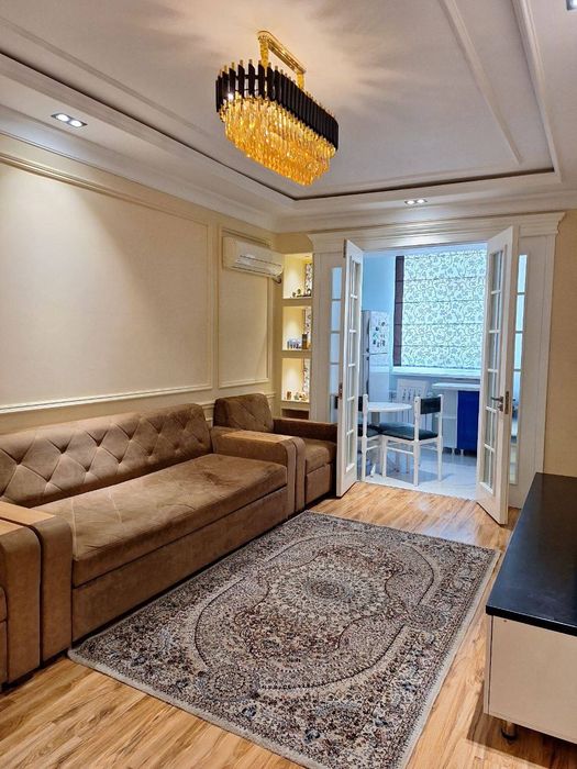 Ц 6, кафе На Небе, 3-ком  Аренда