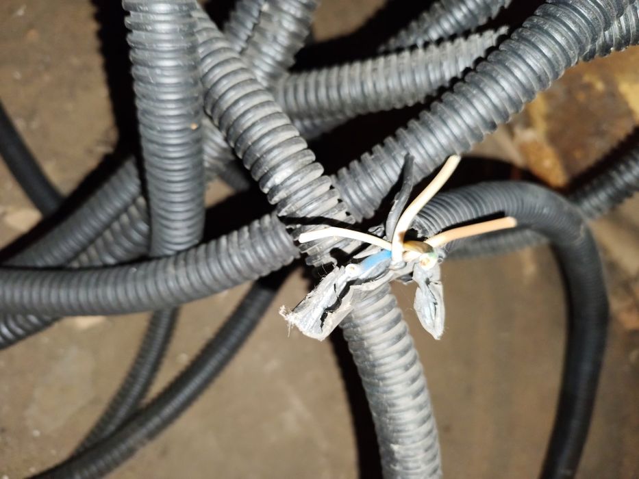 Продам кабель 20 м.