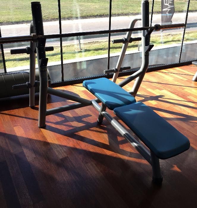 Фитнес уред Technogym Bench Press Element +