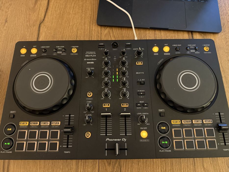 Pioneer DDJ-FLX 4