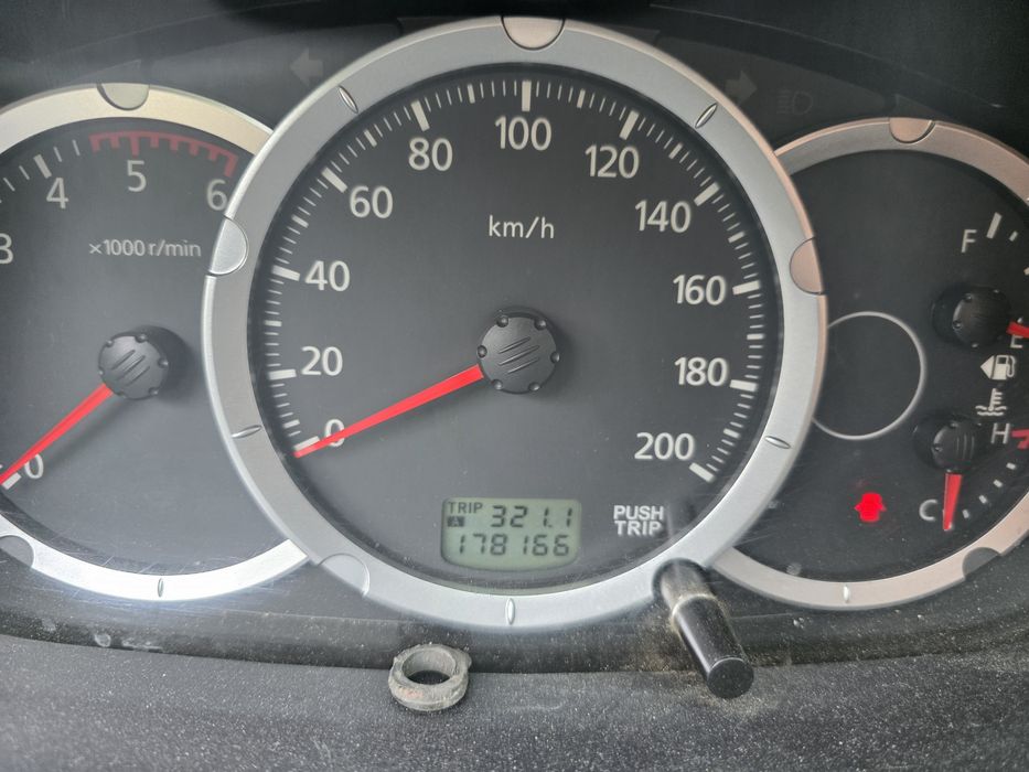Mitsubishi L200.