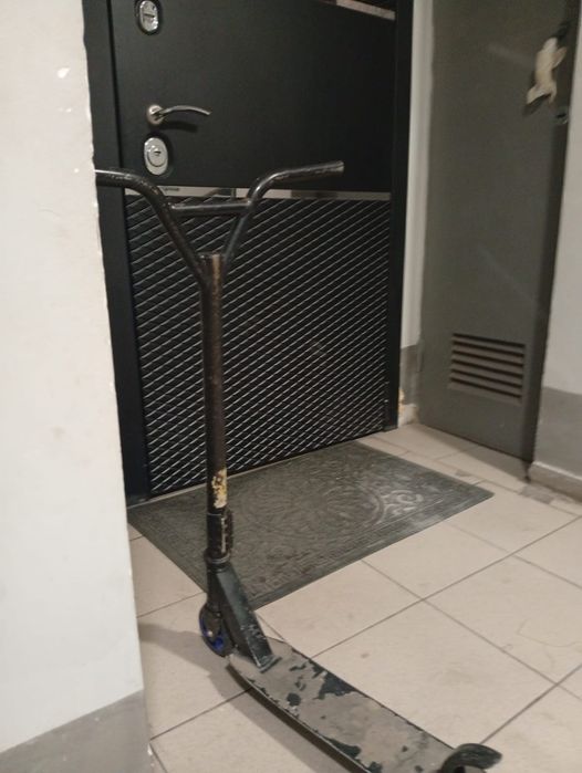 Всё нормально только скрипит немного