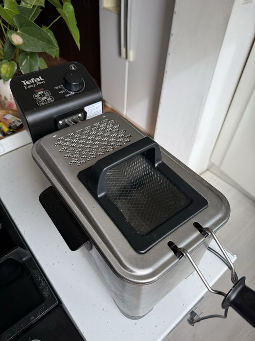 Friteuza Tefal semi profesională