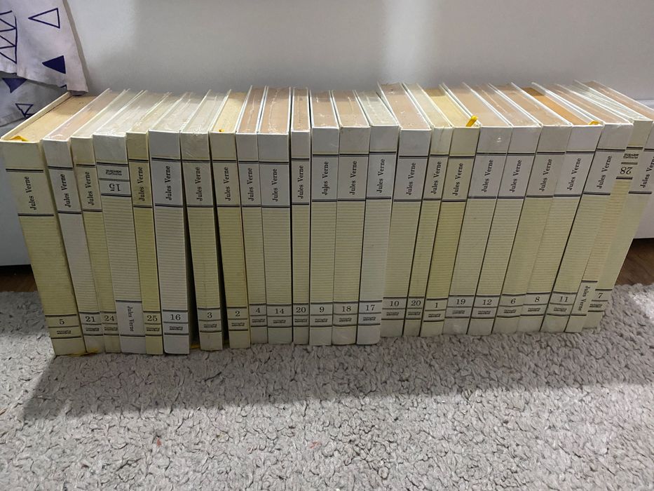 Colecție de cărți Jules Verne