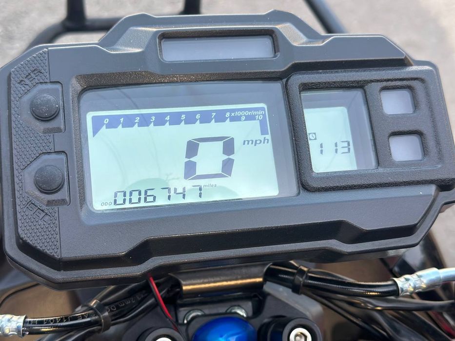 Skuter tank full pazitsiya