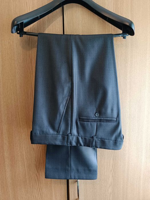 Vând costum pentru evenimente, mărimea 52