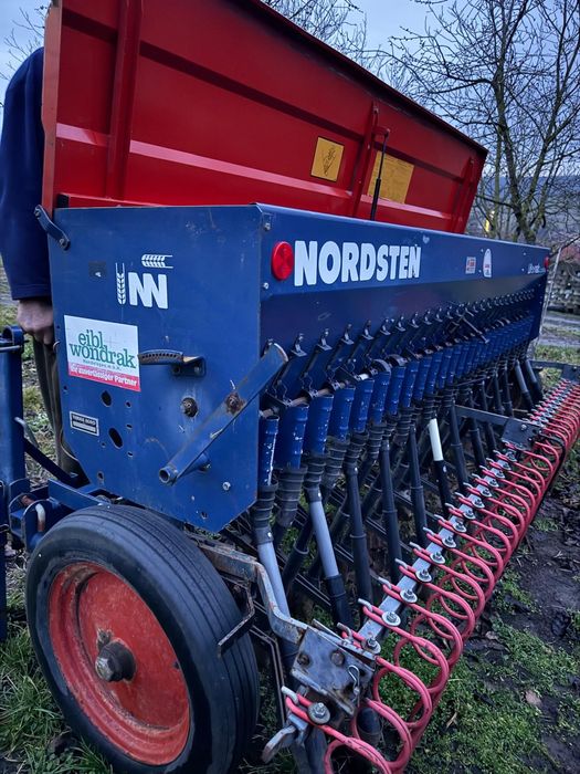 Vând semănătoare și mig de imprastiat