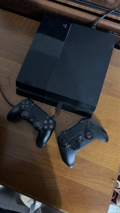 Vand sau schimb playstation 4plus