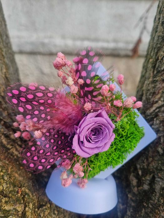 Martisoare cu licheni si flori criogenate