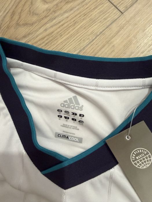 Trixou de fotbal Real Madrid Mesut Ozil 10 Adidas marime M nou cu eticheta