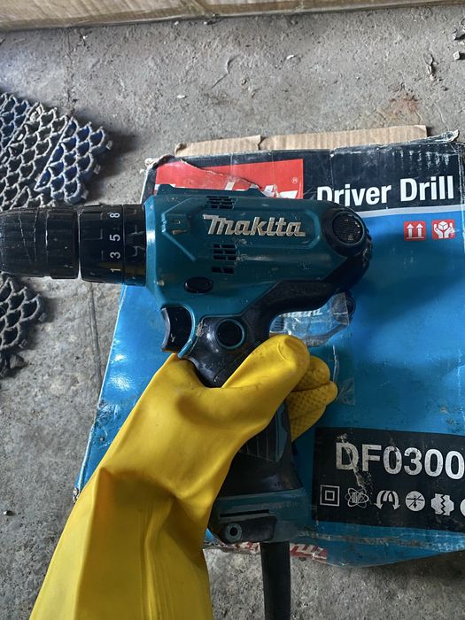 Продам сетевой шуруповерт