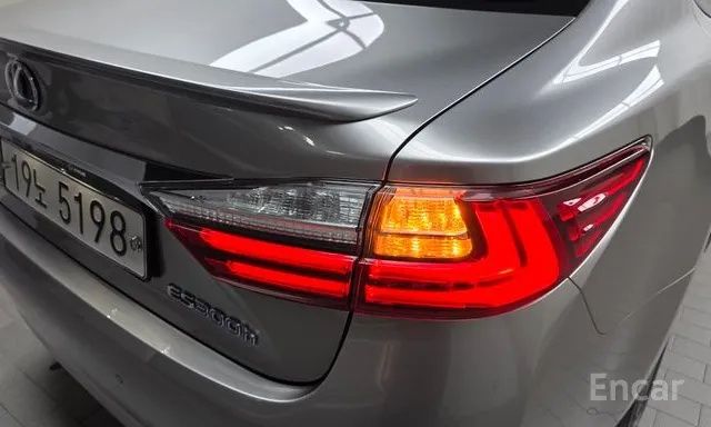 Lexus es 300 hybrid supreme xv 60
