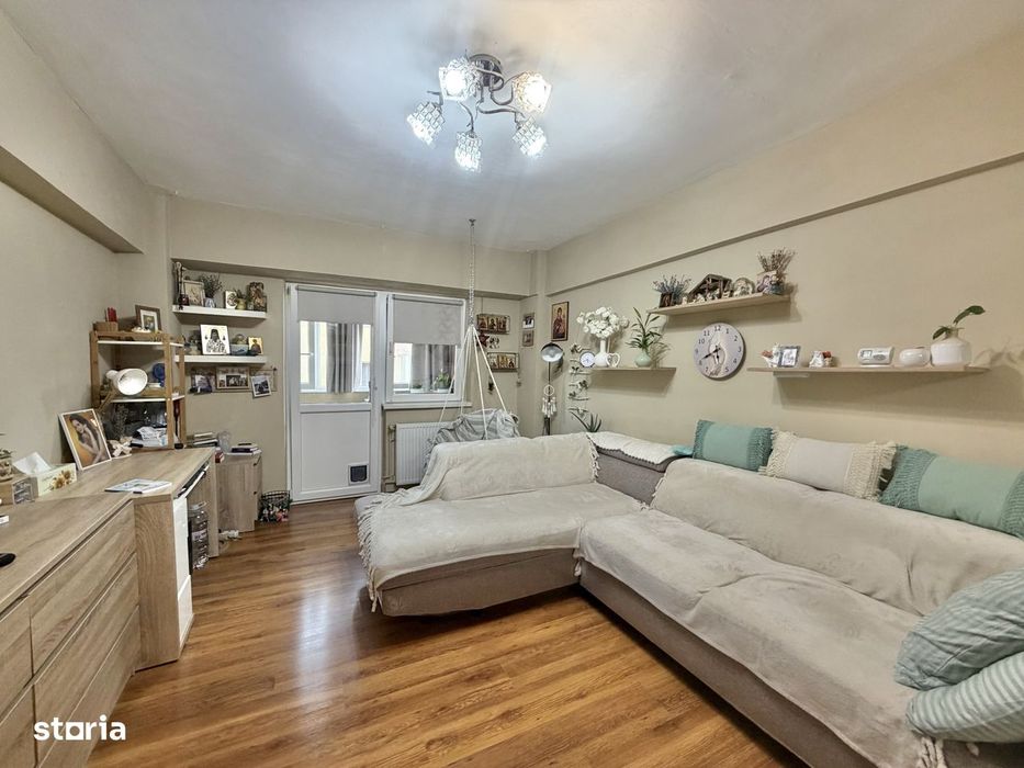 Apartament 2 camere, decomandat, etaj 3, zona Dambovita