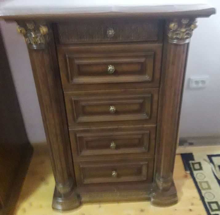 Spalni mebel sotiladi. Dubay mebeli holati yangi.