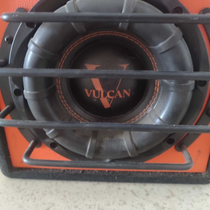 Сабвуфер автомобиль