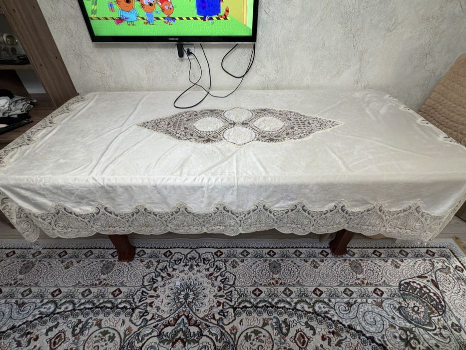 Продам стол.