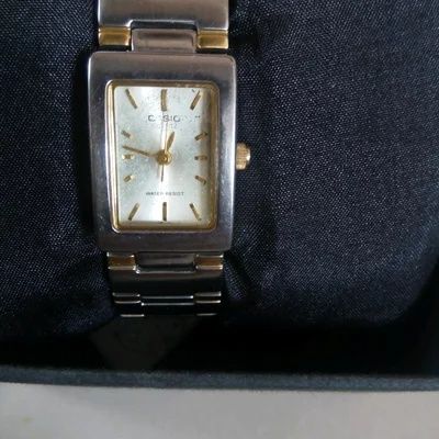 Ceas Casio de dama cu baterie , functional