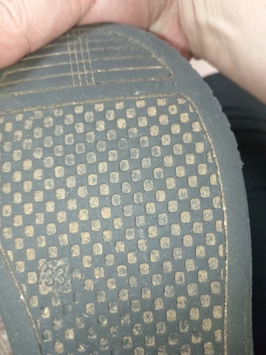 Продам ботинки на мальчика весна-осень