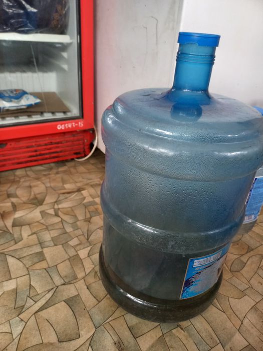 Бутыль 19 л. Продам