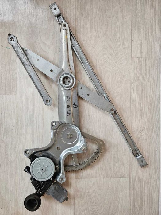 Стеклоподъёмник на TOYOTA CAMRY 40 / 50 с 2006 по 2018 г.в.