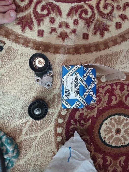 Недорого б/у переключатель поворотника, натижитель ремня ролик