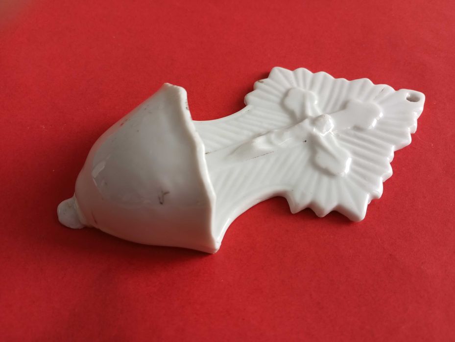 Старинен порцеланов иконостас , кандило