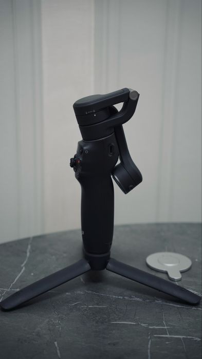 DJI Osmo Mobile 6 — стедикам для смартфона