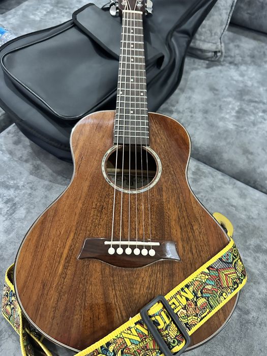 Гиталеле (тревл гитара) Lemai.